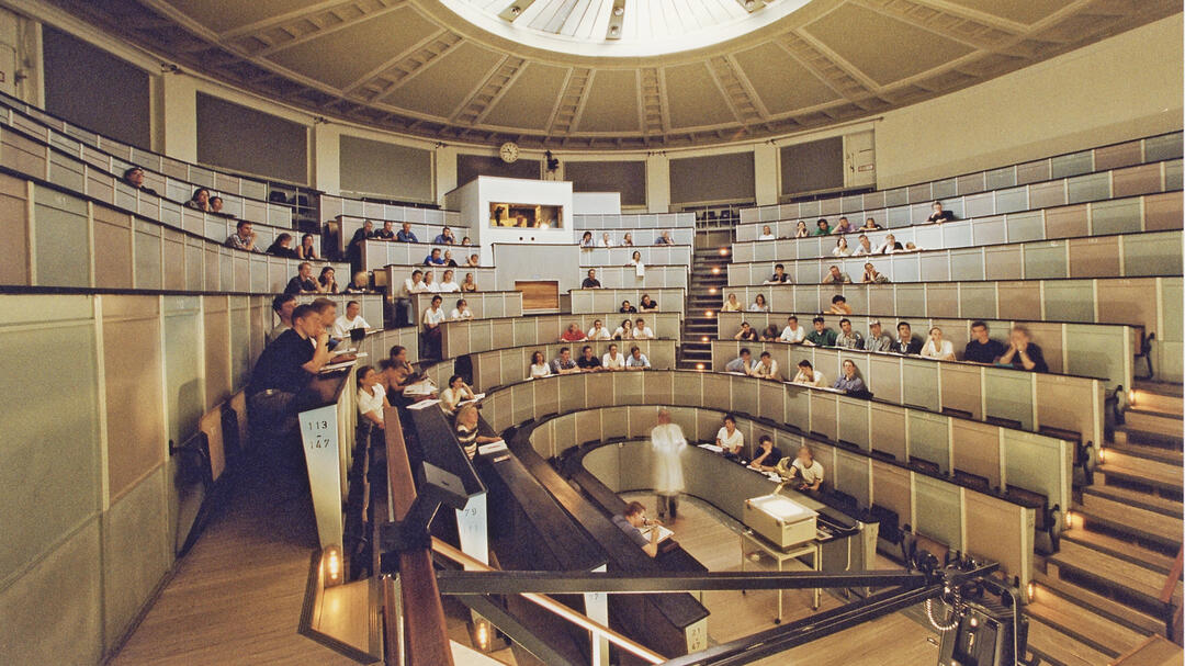 Hörsaal in den 1990er-Jahren (Foto: David Ausserhofer) 