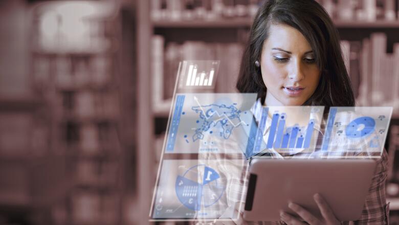 Foto: iStock/ Wavebreakmedia Junge Frau arbeitet auf dem Tablet