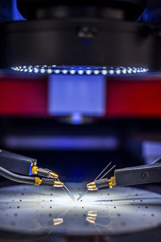 LED-Nadelprober mit Mikroskop-Ringlicht 