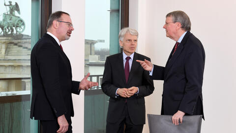 Diskussion am Brandenburger Tor: Dietmar Harhoff, Andreas Barner und Jörg Hacker (v.l.n.r.)