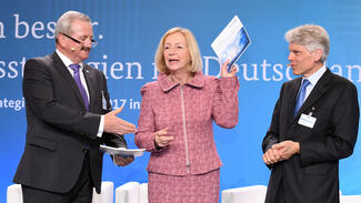 Übergabe des Abschlussberichts des Hightech-Forums am 16. Mai 2017 (Foto: David Ausserhofer)