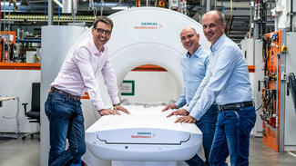 deutscher_zukunftspreis_2023_team_1_gruppe.jpg Deutscher Zukunftspreis 2023 (Nominiertes Team I) (Foto: Ansgar Pudenz/DZP)