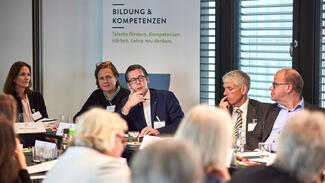 zukunftsforum_bildung_hessen_2024-03-22_06.jpg Impressionen von der Diskussionsveranstaltung (Foto: Piotr Banczerowski/Stifterverband)
