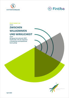 "Zwischen Willkommen und Wirklichkeit" (Cover des Policy Papers)