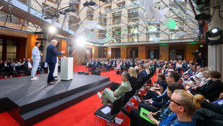 jahresversammlung_2024-06-256_zukunftsfest_02.jpg Jahresversammlung des Stifterverbandes 2024 (Foto: David Ausserhofer)