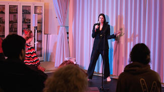 Petra Anders auf der Bühne (Foto: Philipp Plum)