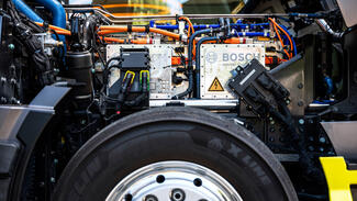 Lkw-Motor mit Brennstoffzelle (Foto: Ansgar Pudenz/DZP) Lkw-Motor mit Brennstoffzelle (Foto: Ansgar Pudenz/DZP)