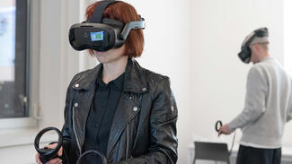 Kompetenzzentrum Lehre an der Hochschule Mainz: Workshop mit Virtual Reality (Foto: Alina Grohe)