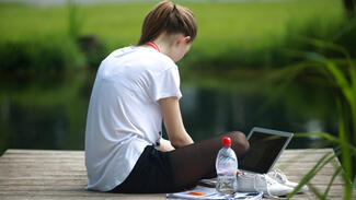 Teilnehmerin bei der Akademie in Grovesmühle 2011 (Foto: Bildung & Begabung)