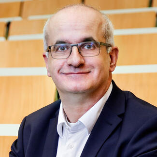 Manfred Bayer (Foto: Benito Barajas/TU Dortmund)