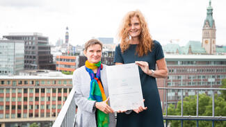 Eine Uni - ein Buch: Feierliche Urkundenübergabe 12. Juni 2018 (Foto: Valeska Achenbach)