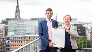 Eine Uni - ein Buch: Feierliche Urkundenübergabe 12. Juni 2018 (Foto: Valeska Achenbach)