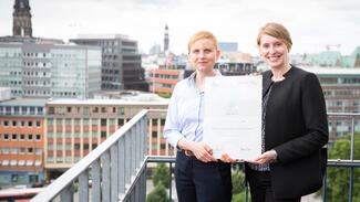 Eine Uni - ein Buch: Feierliche Urkundenübergabe 12. Juni 2018 (Foto: Valeska Achenbach)