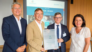 Eine Uni – ein Buch: Übergabe der Urkunden am 17. Juni 2019 in Berlin (Foto: Peter Himsel)