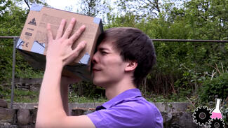 Fast Forward Science: "Lochkamera aus Pappkarton bauen" (Video)