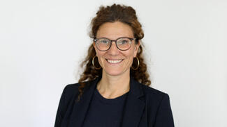 Dr. Jasmin Gharsi-Krag