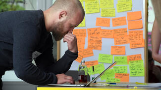 Studierende beim Hackathon (Foto: David Ausserhofer)