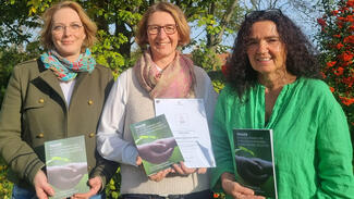 Anne Schlitz, Anja Seidel und Stefanie Jung (v.li.) (Foto: Rudi-Stephan-Gymnasium Worms)