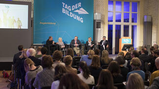 Tag der Bildung am 8. Dezember 2016: Podiumsdiskussion im F.A.Z. Atrium (Foto: Gero Breloer)