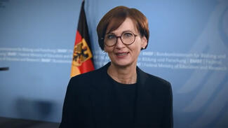 Bettina Stark-Watzinger (Video)