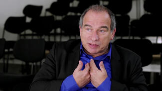 Maurice de Hond: Give Babies iPads