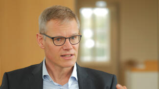 Carsten Könneker: Die Wissenschaft und ihr Glaubwürdigkeitsproblem (Video)