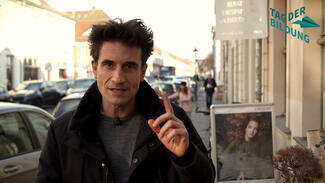 Tag der Bildung: Oliver Mommsen bei Haarphilosophie (Video)