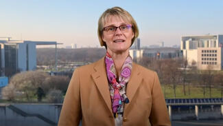 Wirkung hoch 100: Grußwort von Anja Karliczek (Video)