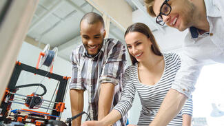 Wie international ist MINT? (Foto: Olena Yakobchuk/shutterstock.com)